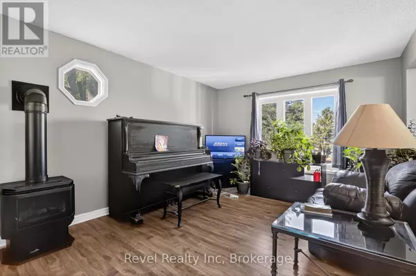 Wasaga Beach, ON L9Z2A7,203 KNOX ROAD W