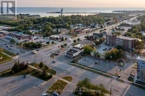 Collingwood, ON L9Y1C1,560 FIRST STREET