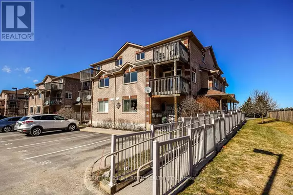 87 Goodwin DR #2, Barrie (painswick South), ON L4N6K4