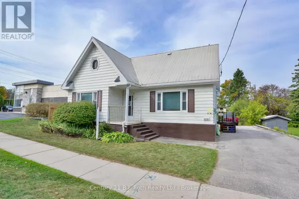 332 MISSISSAGA STREET W, Orillia, ON L3V3C1