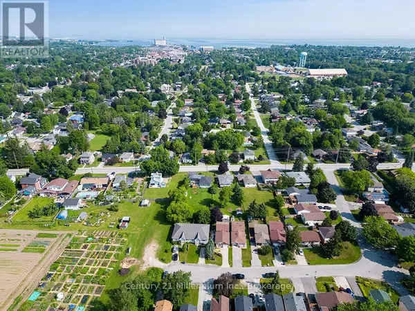 Collingwood, ON L9Y4P2,20 LESLIE DRIVE