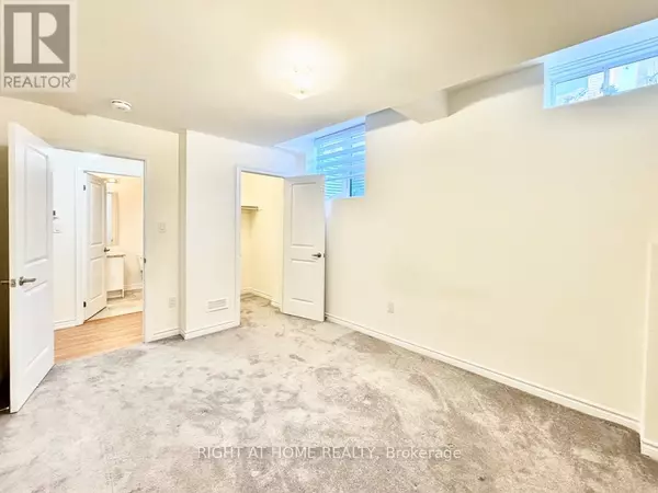 Barrie, ON L9J0L8,106 Durham AVE #Basement