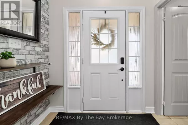 Collingwood, ON L9Y0X1,63 ROBERTSON STREET