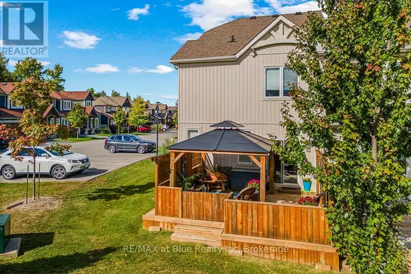 Collingwood, ON L9Y0Z5,48 LETT AVENUE
