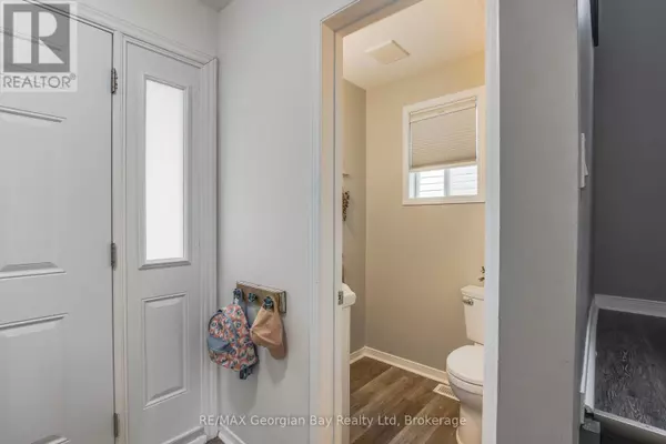 Midland, ON L4R2H1,319 ELLEN STREET