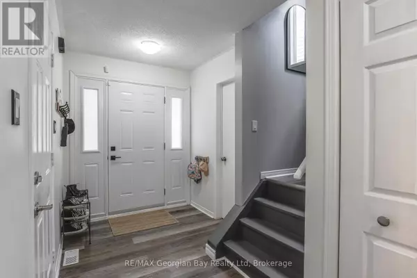 Midland, ON L4R2H1,319 ELLEN STREET