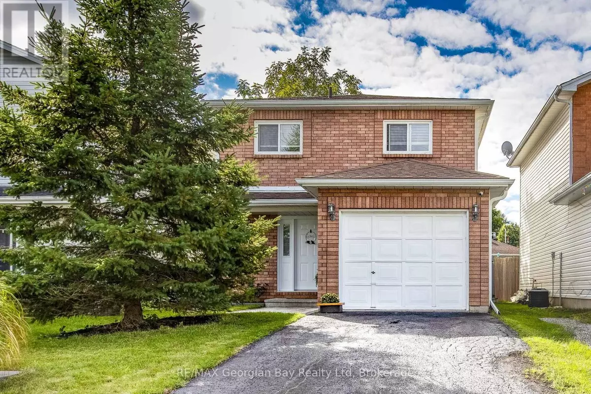 Midland, ON L4R2H1,319 ELLEN STREET