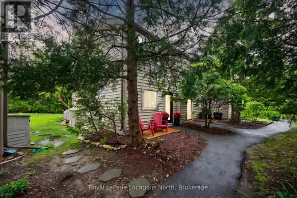 5 Dawson DR #305, Collingwood, ON L9Y5B4