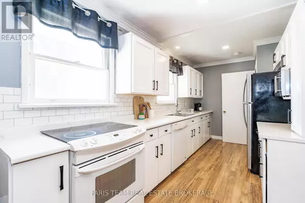 Springwater, ON L0M1T2,2570 SUNNIDALE ROAD