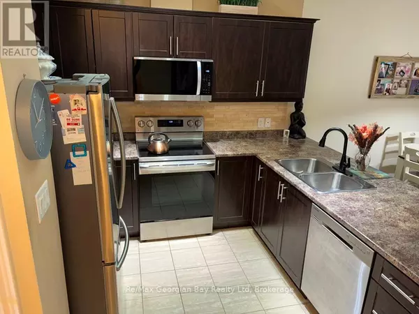 Severn (coldwater), ON L0K1E0,10 MAPLE COURT