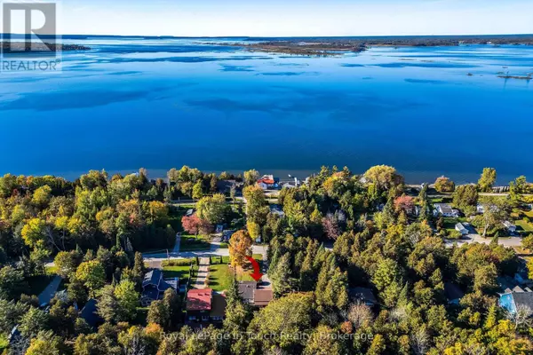 Tay (waubaushene), ON L0K2C0,77 KING ROAD