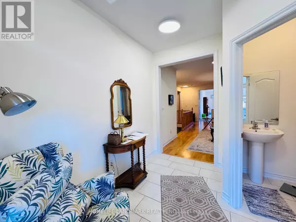 Orillia, ON L3V8K3,3045 MONARCH DRIVE