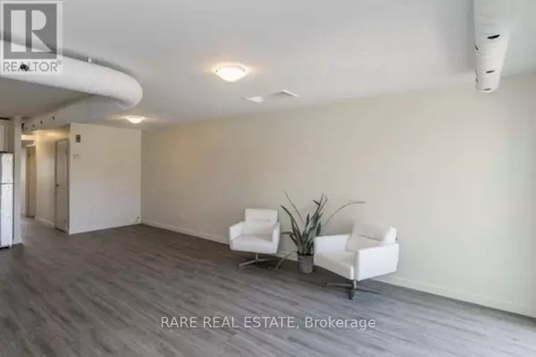 Barrie (grove East), ON L4M2G9,252 Steel ST #4