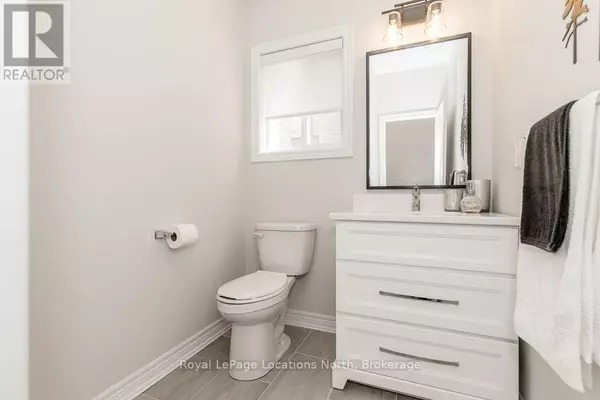 Collingwood, ON L9Y5M6,37 SHIPLEY AVENUE