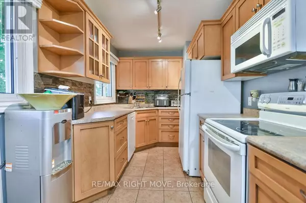 Orillia, ON L3V1J3,320 HILDA STREET