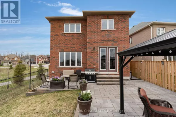 Barrie (ardagh), ON L4N6J9,18 CYPRESS POINT STREET