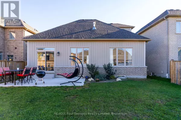 Collingwood, ON L9Y2P7,32 DEY DRIVE