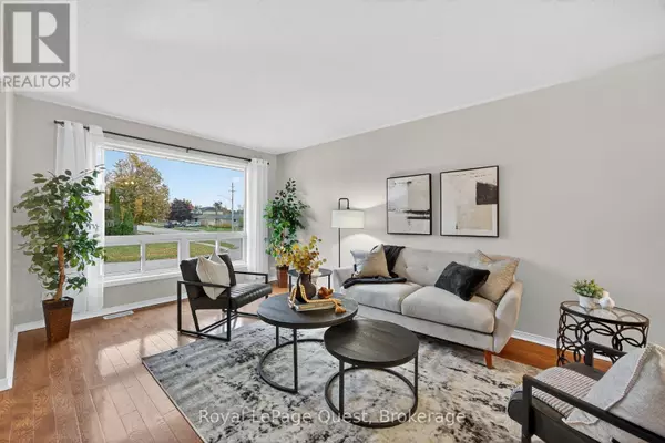 Orillia, ON L3V8A9,42 JORDON CRESCENT