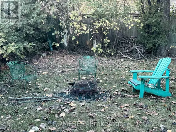 Orillia, ON L3V6S6,391 RAYMOND AVENUE