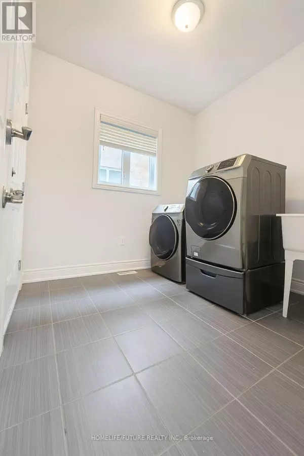 Orillia, ON L3V8K3,3091 MONARCH DRIVE