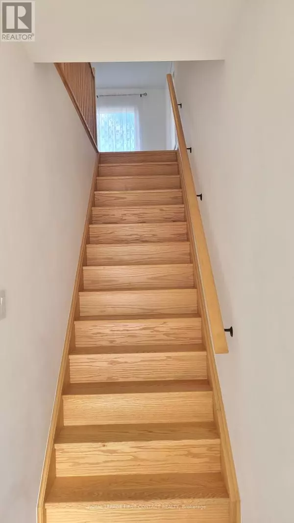 Barrie (painswick South), ON L0J0N1,31 FAIRLANE AVENUE