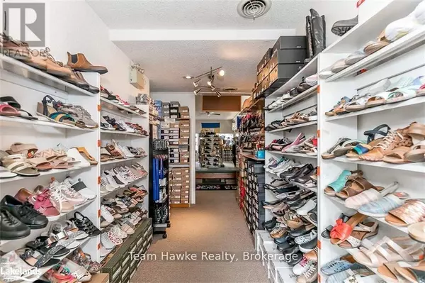 Midland, ON L4R3M4,261 KING STREET