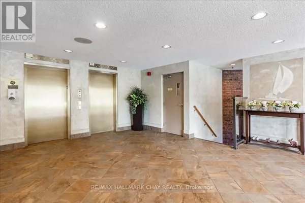 Barrie (north Shore), ON L4M5L6,181 Collier ST #204