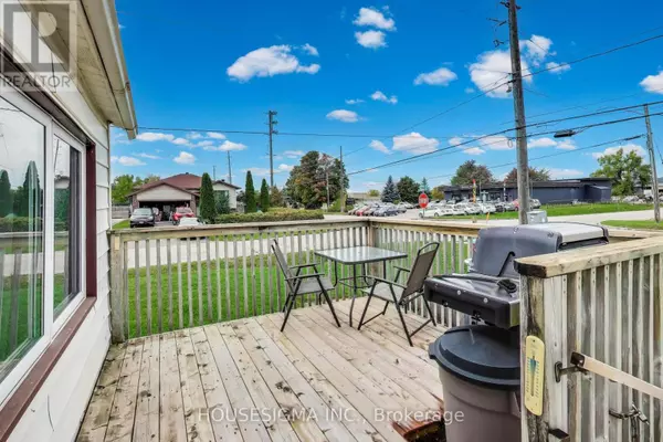 Orillia, ON L3V1L3,51 JAMES STREET E