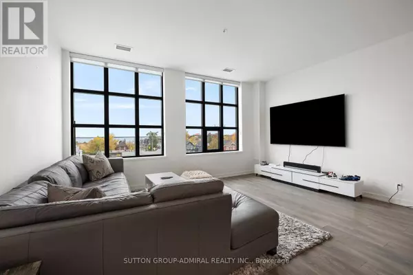 Orillia, ON L3V4W4,21 Matchedash ST #305