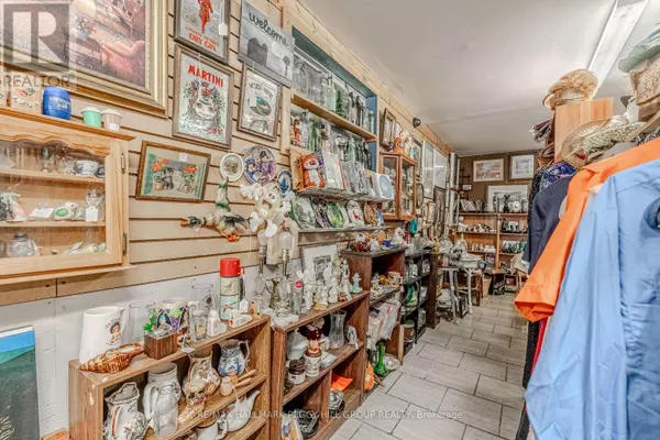 Springwater (elmvale), ON L0L1P0,27 QUEEN STREET W