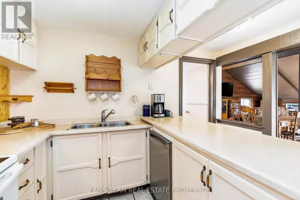 Oro-medonte (sugarbush), ON L0K1E0,13 CAYUGA COURT