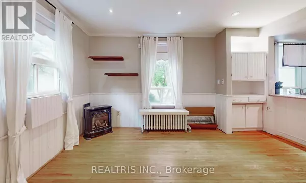 Barrie (city Centre), ON L4M1M3,149 WORSLEY STREET