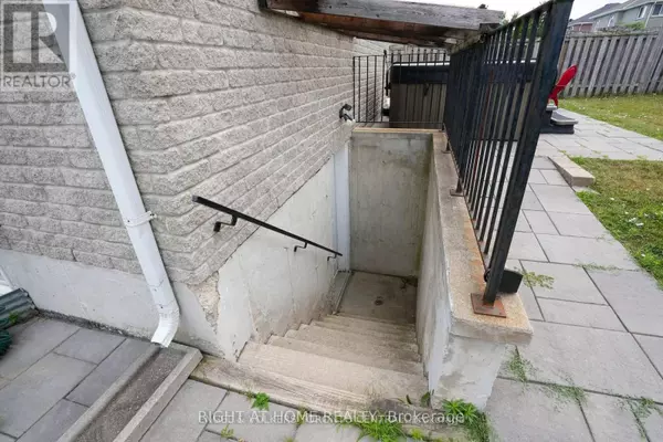 Barrie (painswick South), ON L4N5Z6,316 Country LN #Bsmt