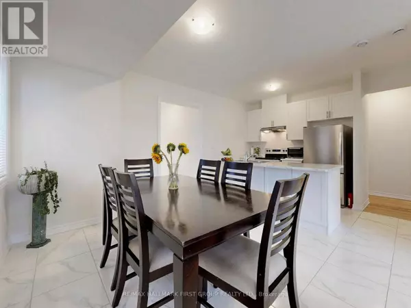 Barrie, ON L9J0L8,18 LUDLOW DRIVE