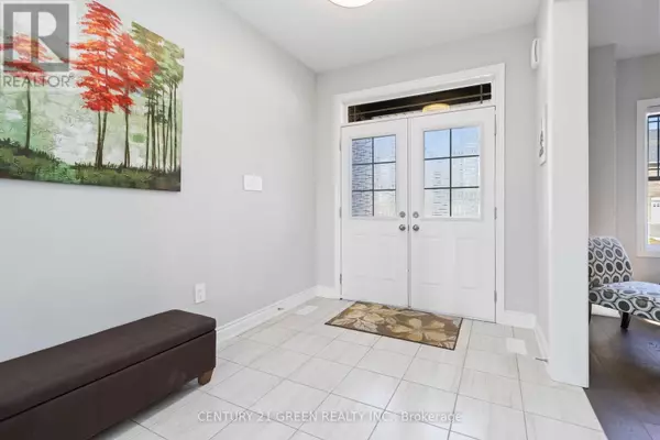 Orillia, ON L3V8L9,3044 SIERRA DRIVE