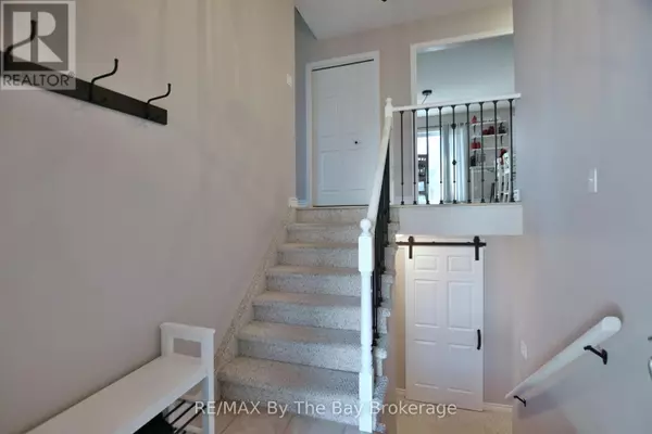 Wasaga Beach, ON L9Z1M4,8 PRIDHAM COURT