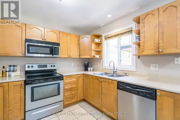 Barrie (sandy Hollow), ON L4N9X4,290 EDGEHILL DRIVE