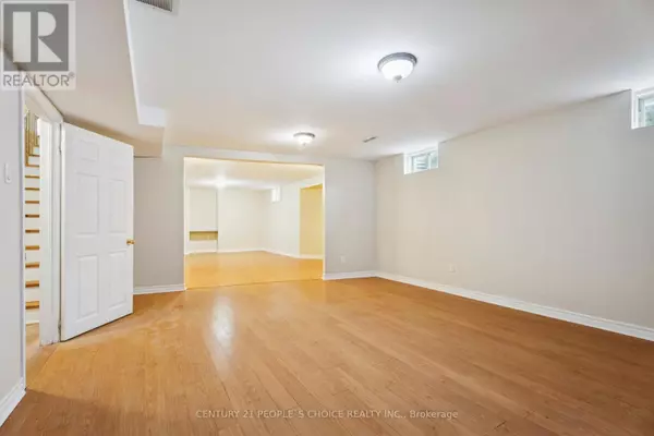 Barrie (holly), ON L4N0E1,136 MARSELLUS DRIVE