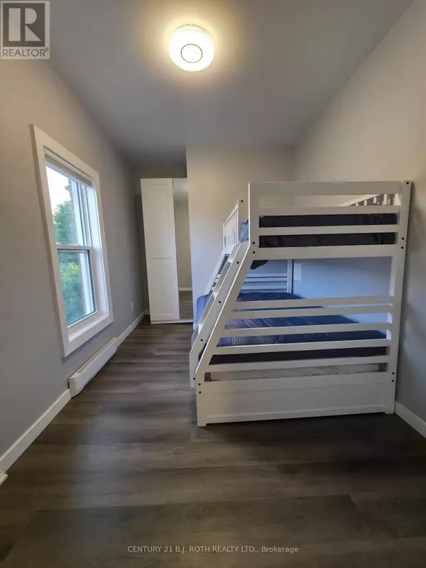 Orillia, ON L3V5K5,82 Albert ST North #2