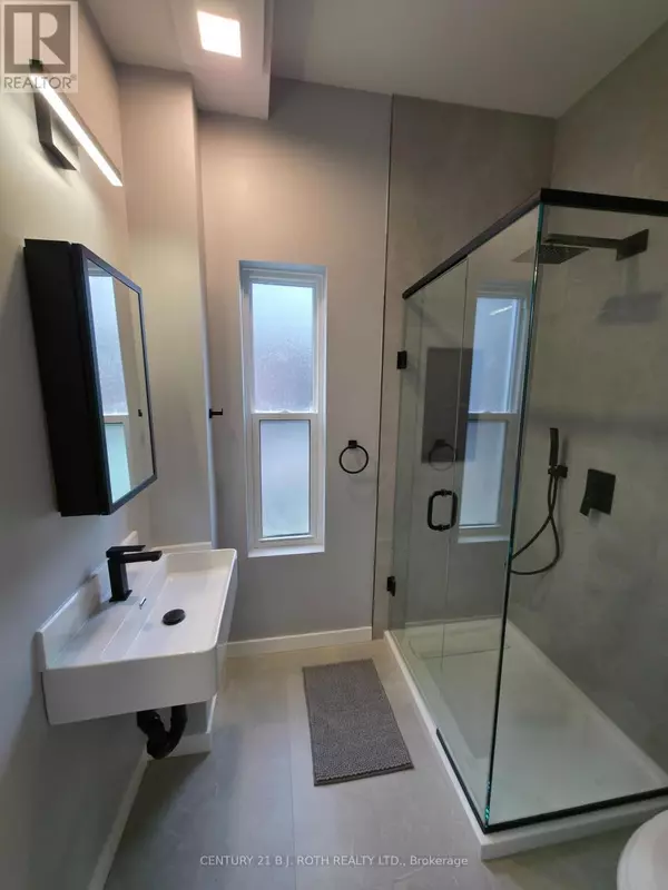 Orillia, ON L3V5K5,82 Albert ST North #4