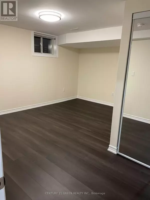 Barrie (holly), ON L4N8E3,141 COLUMBIA ROAD E