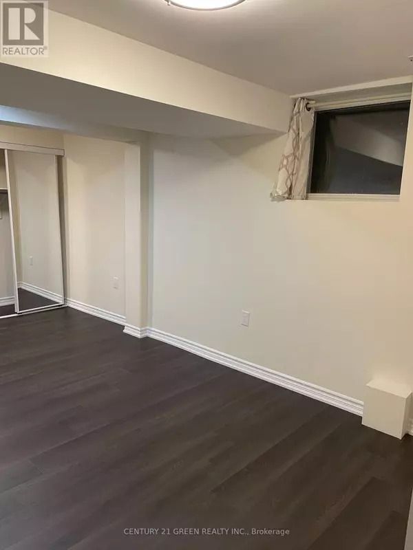 Barrie (holly), ON L4N8E3,141 COLUMBIA ROAD E