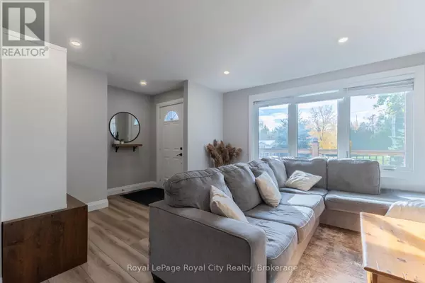 Springwater, ON L4M4S4,3697 GEORGE JOHNSTON ROAD