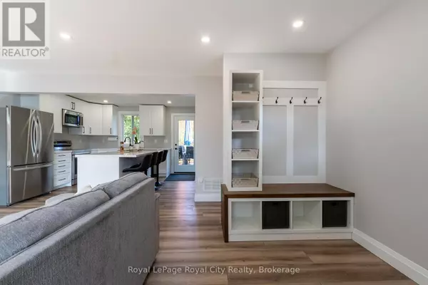 Springwater, ON L4M4S4,3697 GEORGE JOHNSTON ROAD