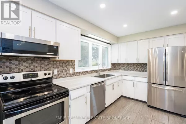 Barrie (wellington), ON L4M2T7,128 ROSE STREET