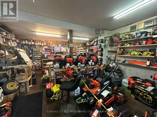 Orillia, ON L3V5E5,371 WEST STREET N