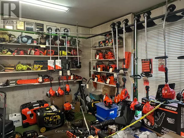 Orillia, ON L3V5E5,371 WEST STREET N