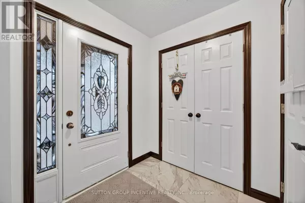 Barrie (allandale Heights), ON L4N5T9,113 GARDEN DRIVE