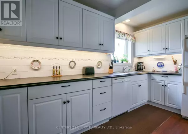 Barrie (codrington), ON L4M4G9,164 COOK STREET