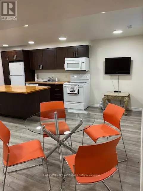 Barrie (east Bayfield), ON L4M6Y8,16 Nicole Marie AVE #Lower